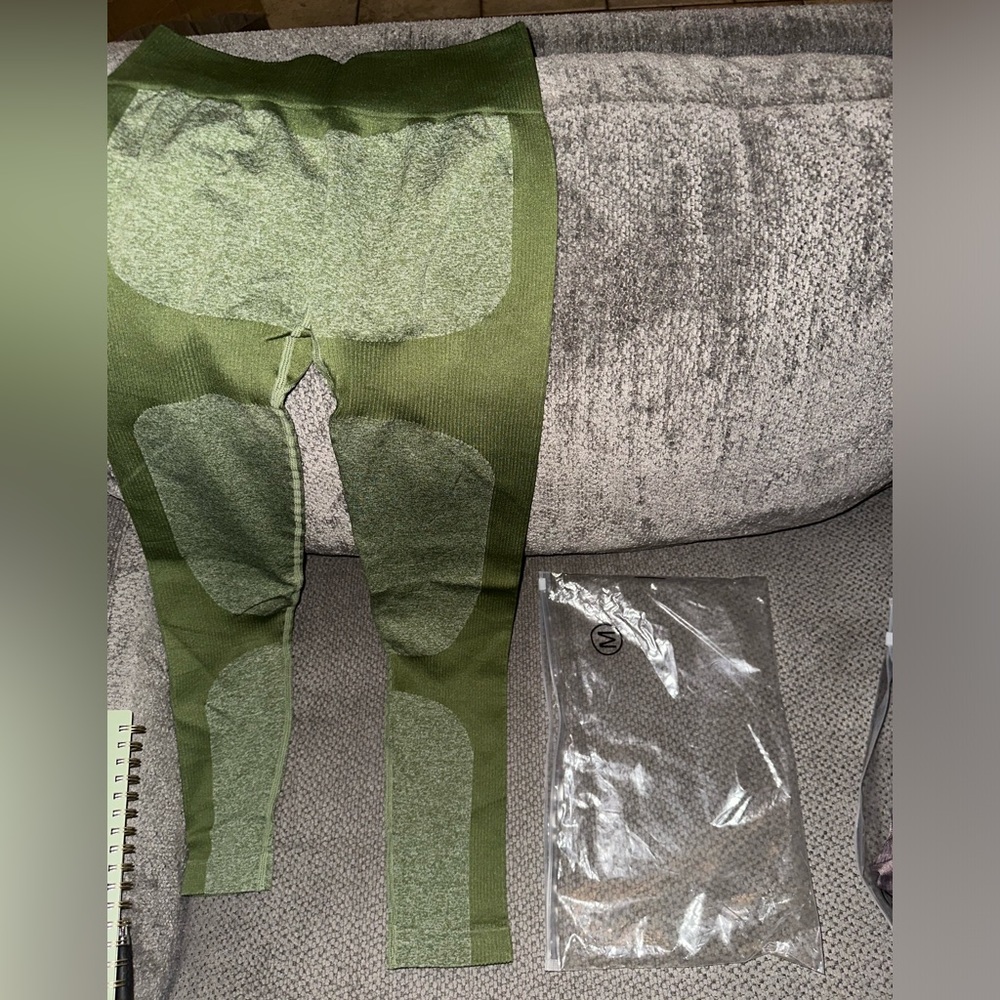 Olive green workout leggings size medium, new never worn